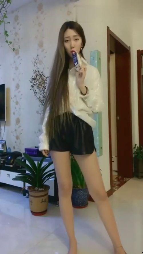 九色国产丝袜脚视频,时尚潮流下的视觉盛宴