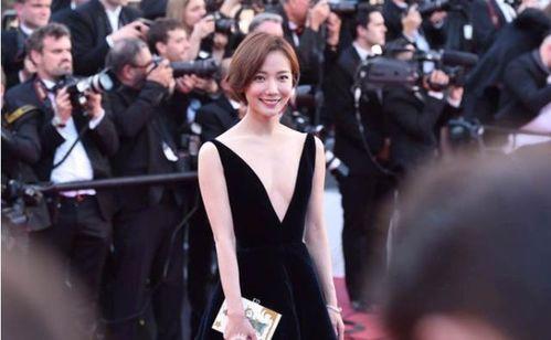 国产女明星走红毯视频,国产女明星走红毯风采瞬间