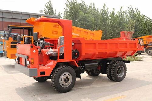 国产自卸车视频里,性能卓越，助力建设新篇章